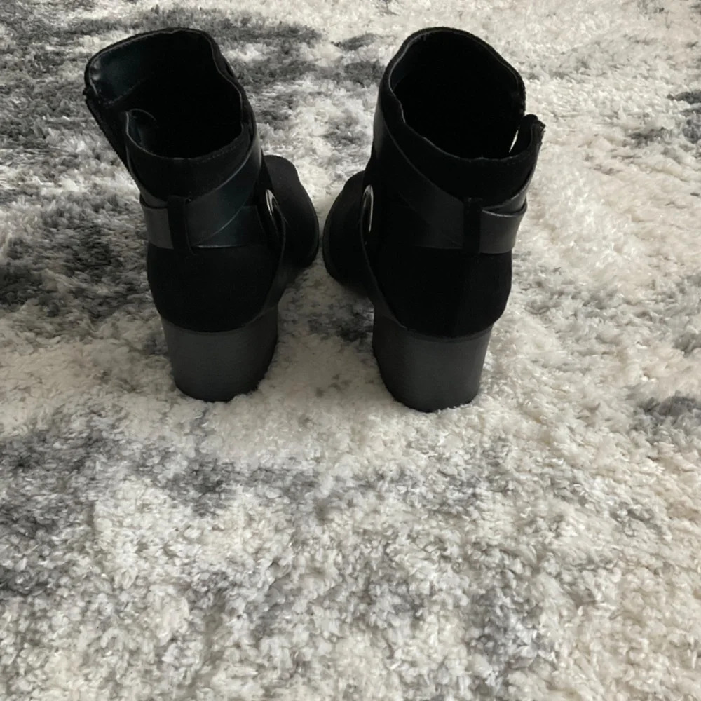 QUPID suede black ankle western‎ boots - Picture 3 of 4